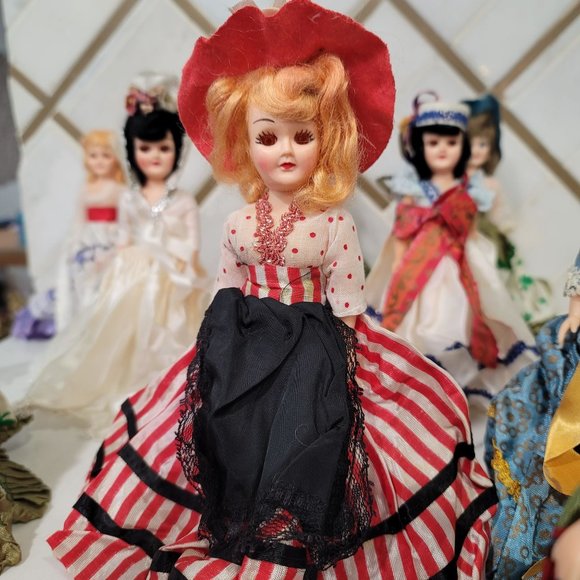 Alco dolls of the world set of 10. various conditions very ornate and pretty - Picture 5 of 16